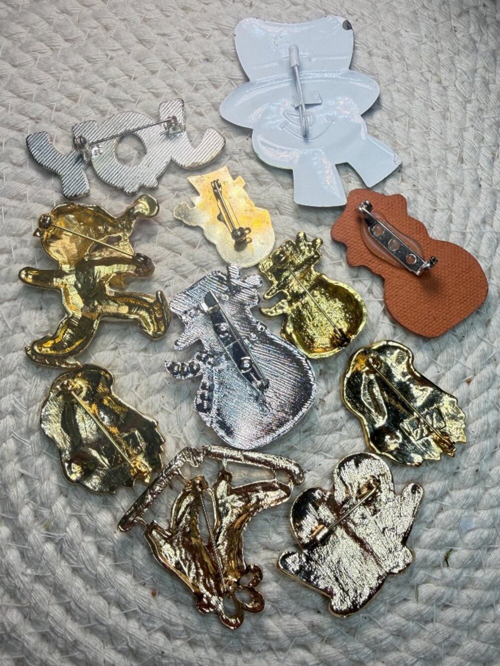 Santa Christmas Brooch Lot of 11 Snowman Angel Red White Holiday Pins - Picture 8 of 12